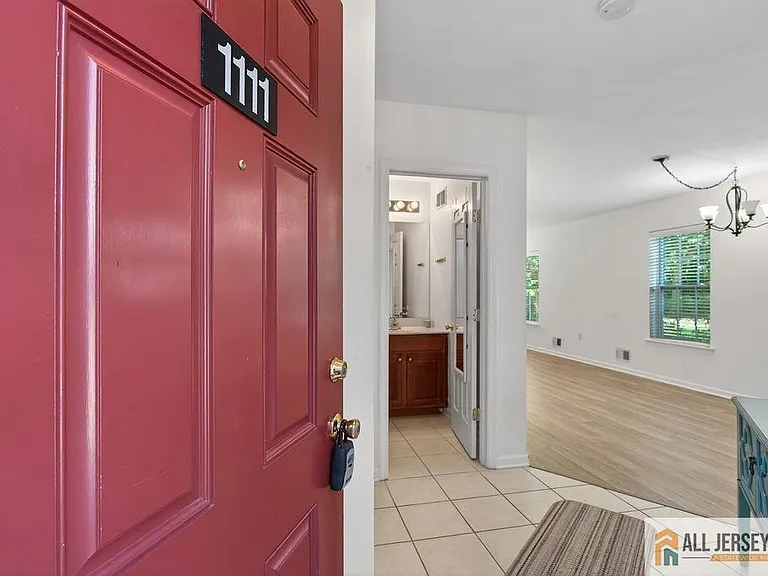 1111 Morning Glory Dr — Photo 4