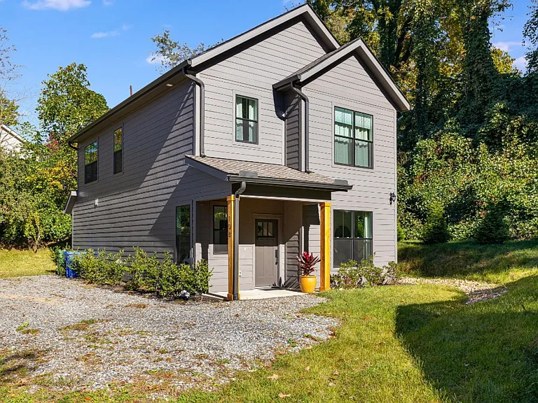 108 Glendale Ave — Photo 3