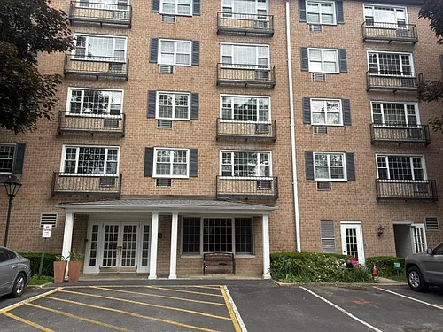2 Consulate Dr #3B Photo 1 2 Consulate Dr #3B Photo 1