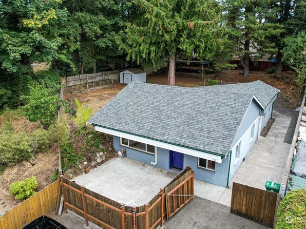 528 N 170th Court, Shoreline, WA 98133