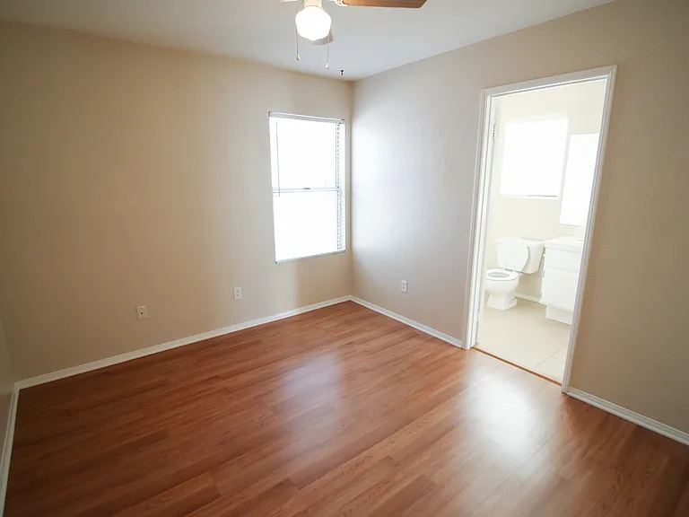 17716 Streamside Ln — Photo 15
