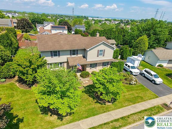 2nd image of 1404 Jeffrey Ln