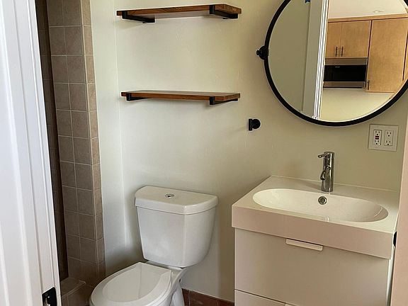 4th image of 328 Park Way #B