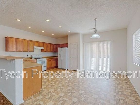 5th image of 1035 Maroa St NW