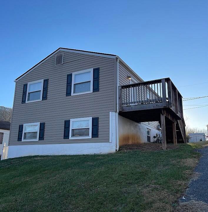 2nd image of 1311 Memphis St SE