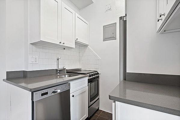 208 W 23rd St New York, NY, 10011 - Apartments for Rent | Zillow