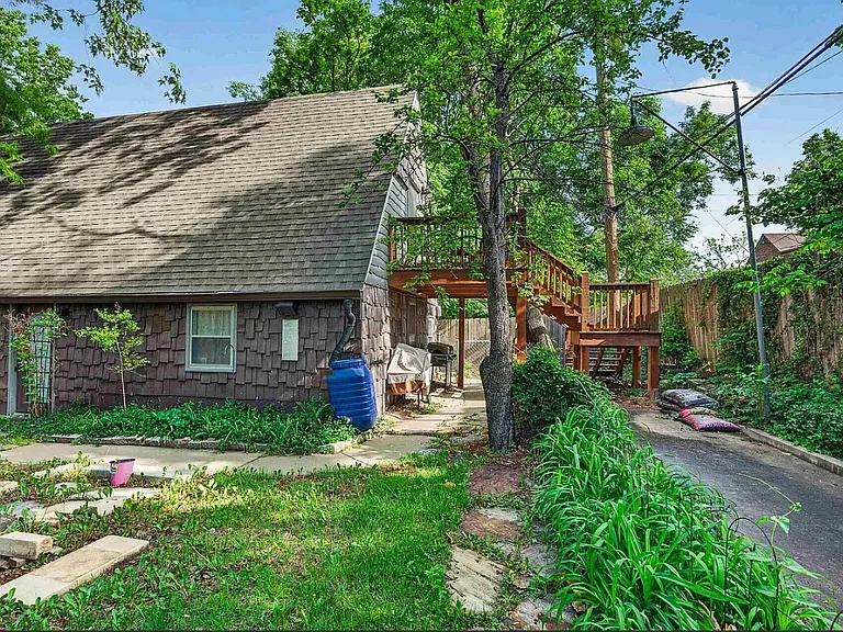 3925 Pine Knot Ct #A — Photo 10