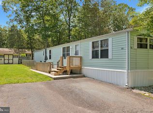 625 Willow Dr, Green Lane, PA 18054