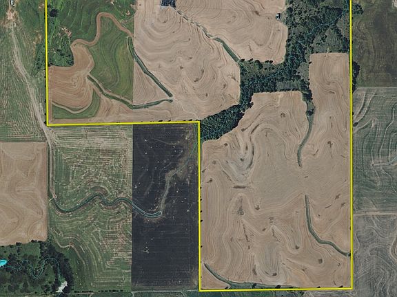 2nd image of 329 SE 40th Rd