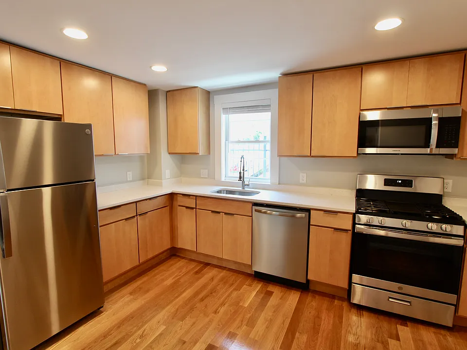 6 Sheridan St #1