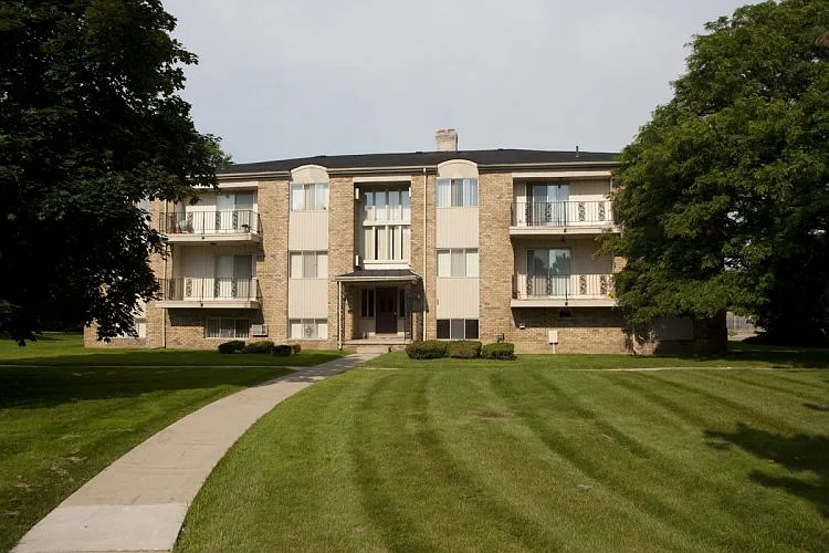 River Forest/River Hollow Apartments