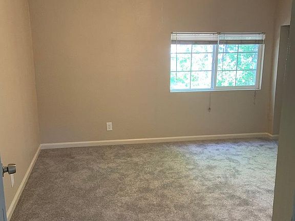 5th image of 1418 B St #C