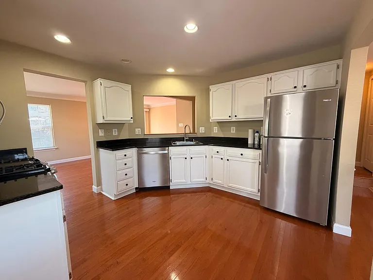 434 Lilac Ter NE — Photo 9