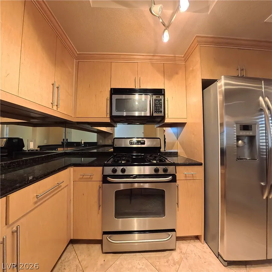 Building Photo - 220 E Flamingo Rd #121