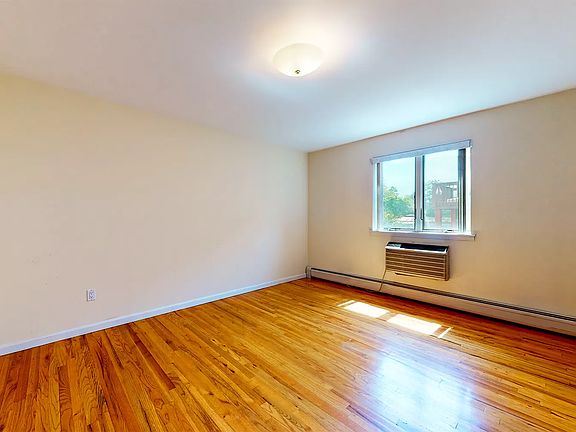 4th image of 615 Ovington Ave APT 2B