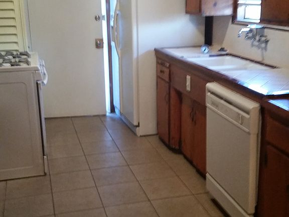 3rd image of 65971 Acoma Ave