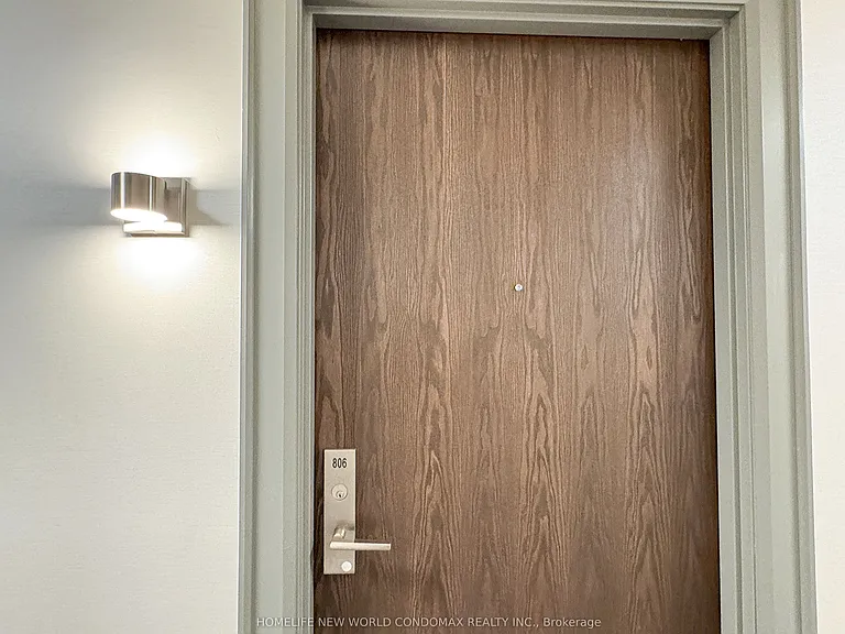 4955 Yonge St #806 — Photo 2