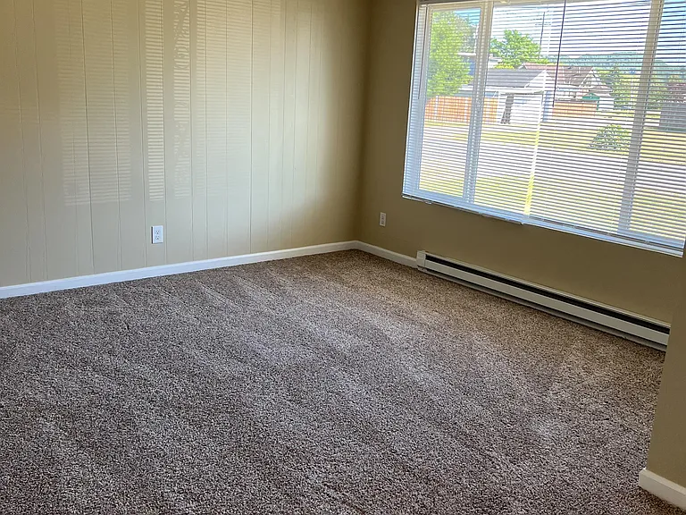 506 E Elma Ave — Photo 4