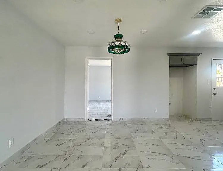 2032 Norwalk St — Photo 3
