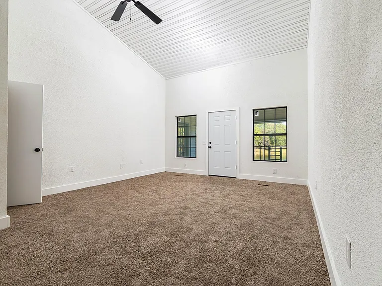 153 Grantham Way — Photo 10