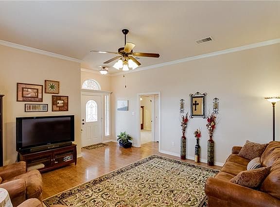 4th image of 223 Oleander Pl