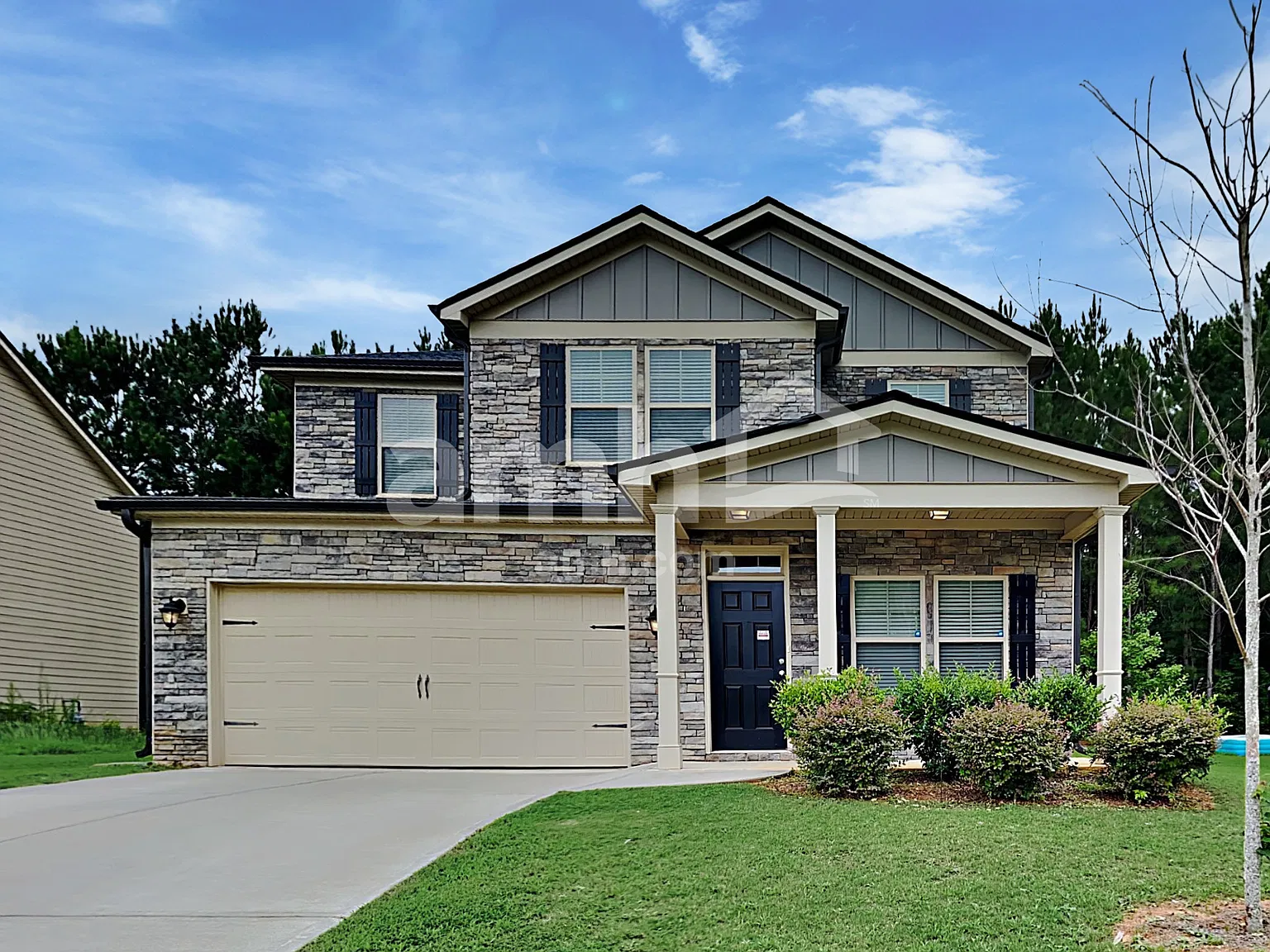 4 bed, 2.5 bath, 2326 sqft, $2,210 — Photo 1