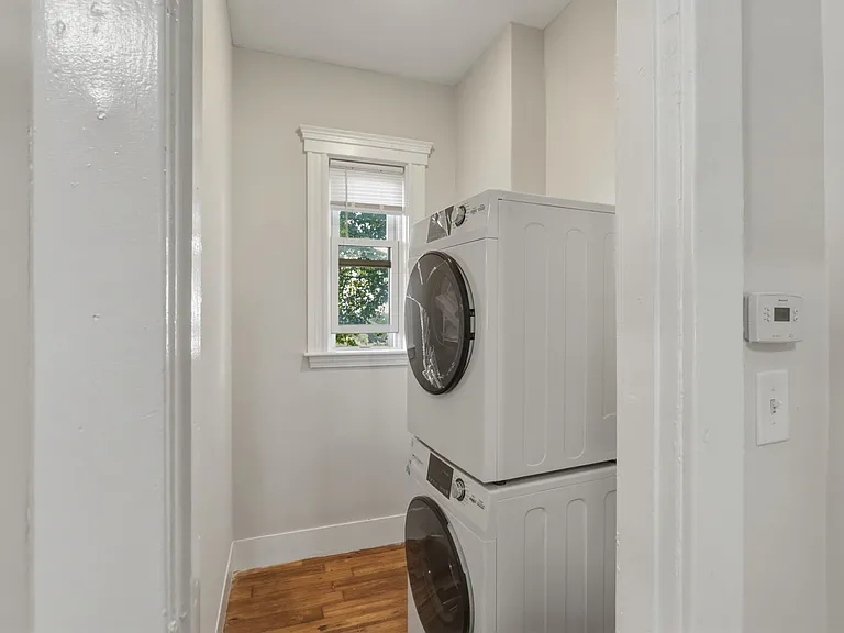 18 Peverell St #3 — Photo 5