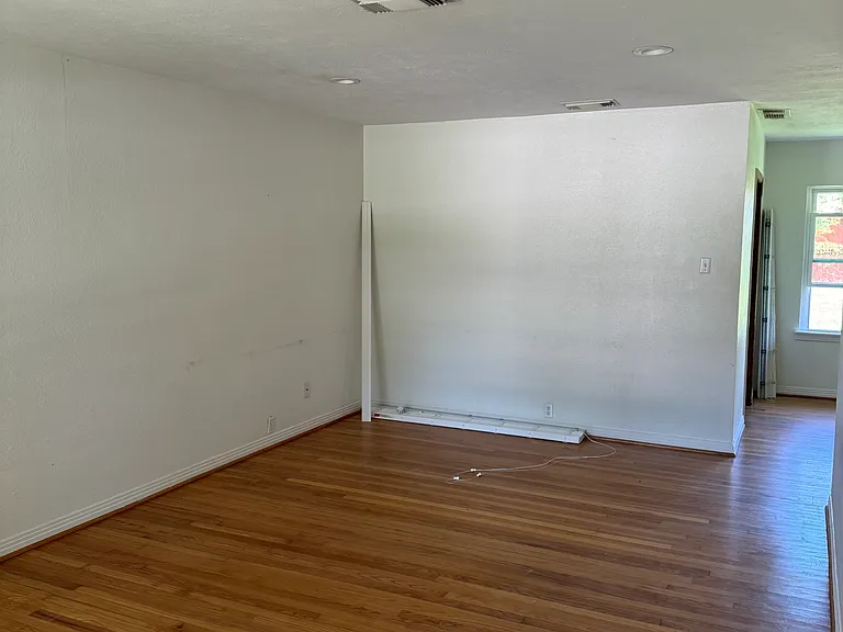 946 Stonecrest Dr — Photo 9