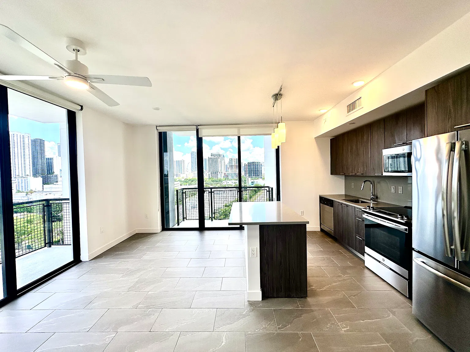 2 bed, 1052 sqft, $3,221 — Photo 1