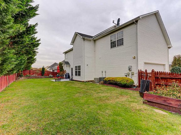 5th image of 4825 Ivy Rose Dr