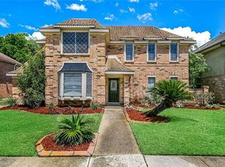 40 Park Timbers Dr, New Orleans, LA 70131