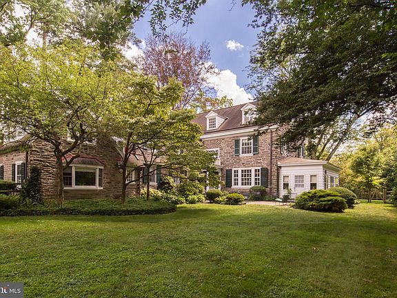 3rd image of 8215-8215 Saint Martins Ln