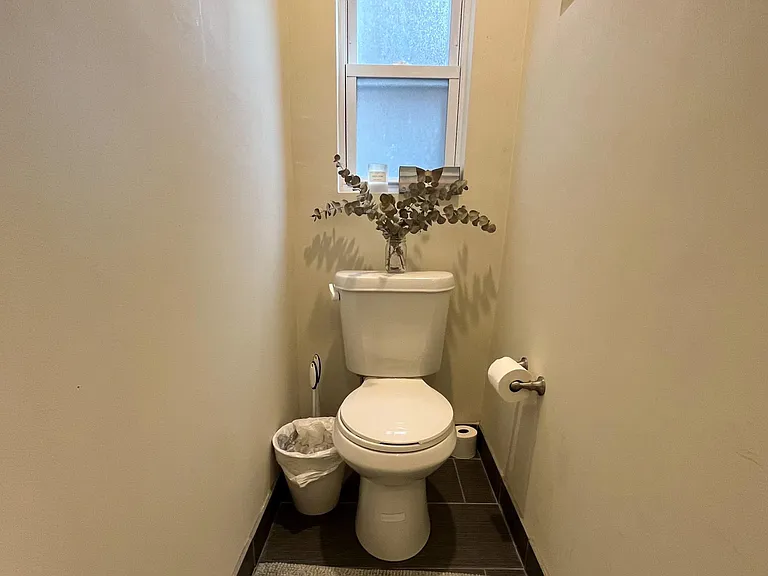 317 S 6th St #1R — Photo 10