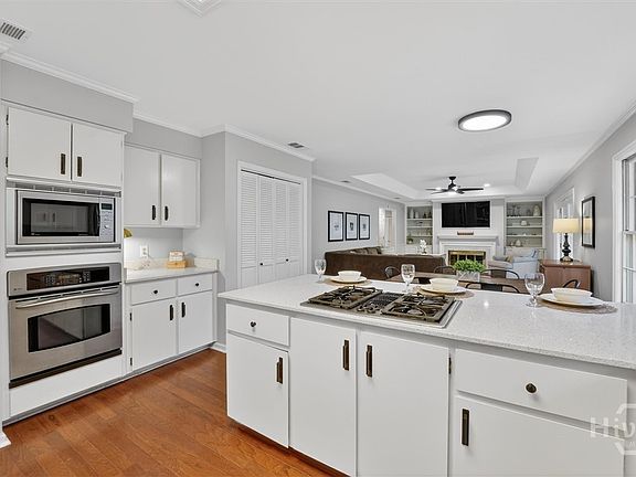 5th image of 105 Mercer Road