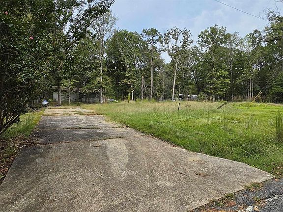 3rd image of 108 Meadow Ln