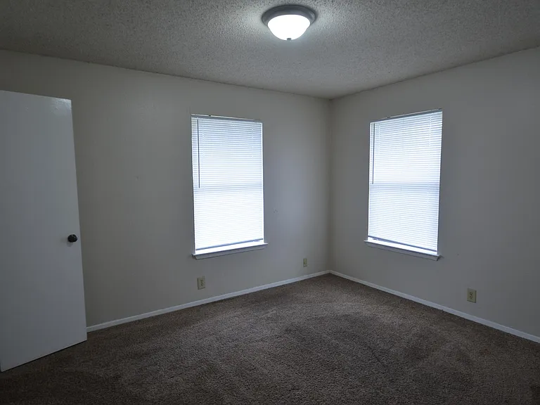 3800 Coates Cir — Photo 14
