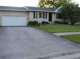 6814 Conestoga Trl, Loves Park, IL 61111