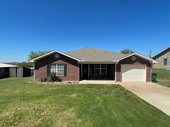 107 Slaton Dr, Bowie, TX 76230