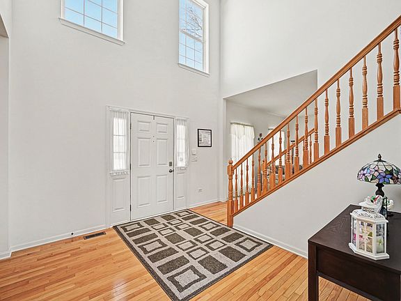 5th image of 820 Spring Creek Cir