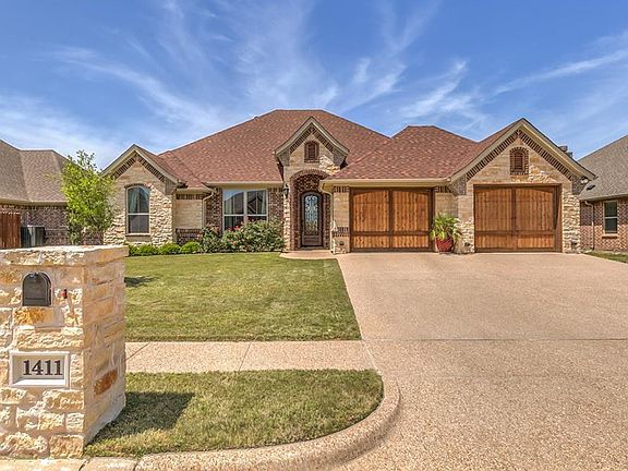 2nd image of 1411 Joshua Way