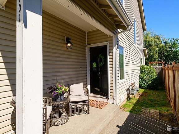 2nd image of 305 Pike Street SE #101