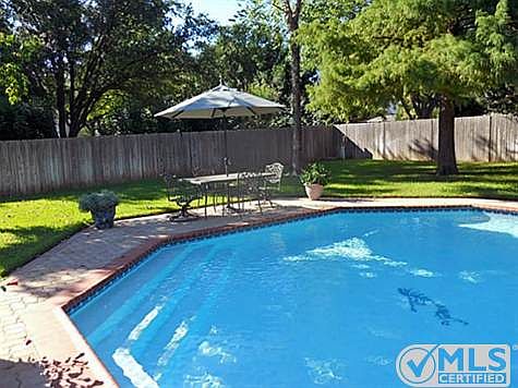5th image of 5900 Meadowhill Dr