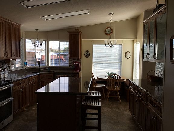 5th image of 326 N Moonlight Dr