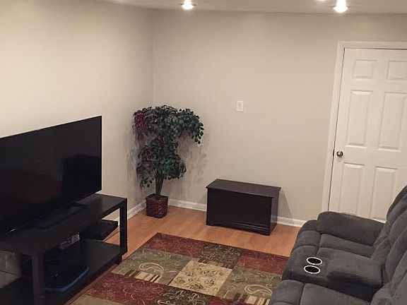 5th image of 102 Hobson Ave