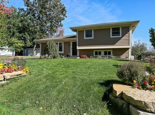 5635 Tennessee Ave, Clarendon Hills, IL 60514