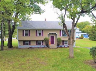 2 Pamela Jean Rd, Seekonk, MA 02771