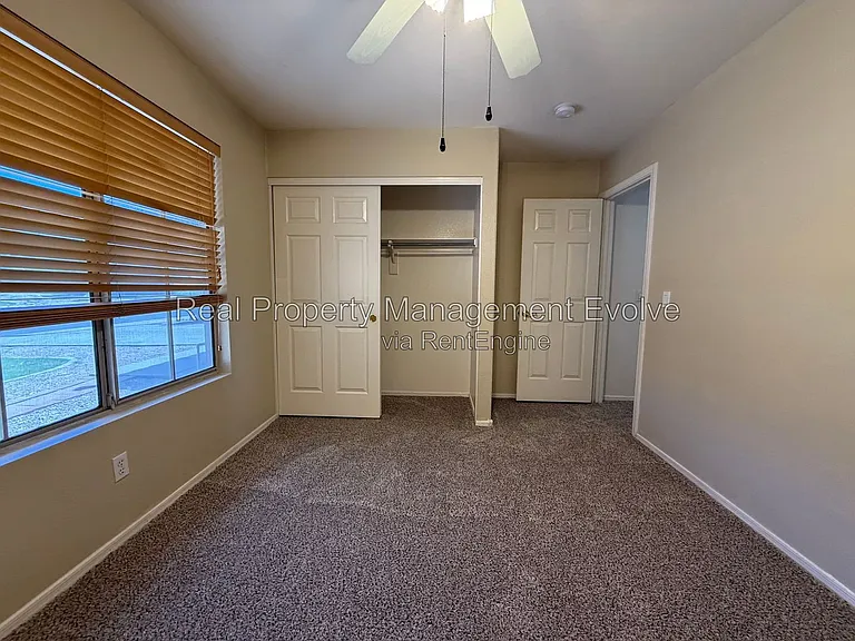 1021 W Park Ave — Photo 26