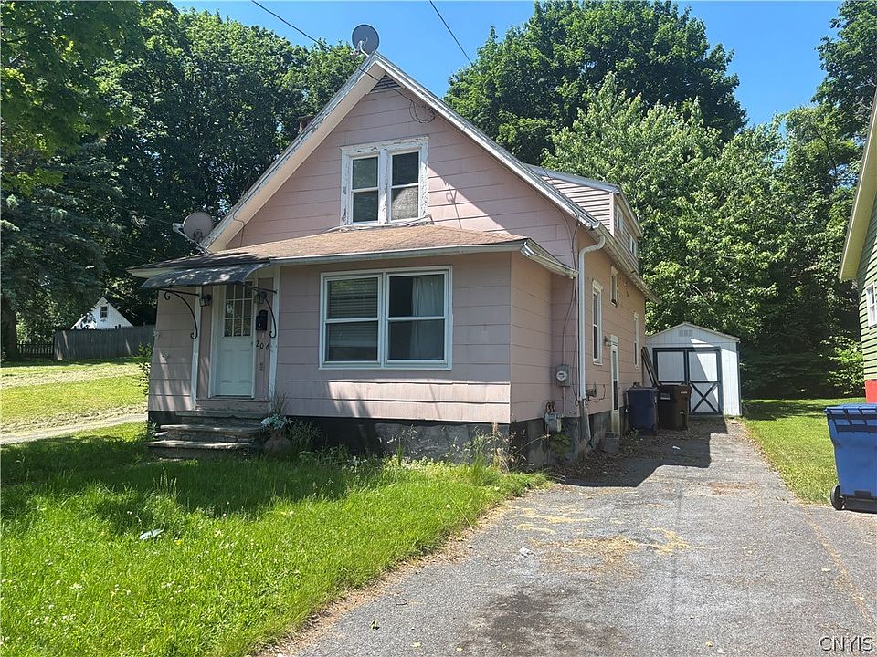 1st image of 206 Conklin Ave