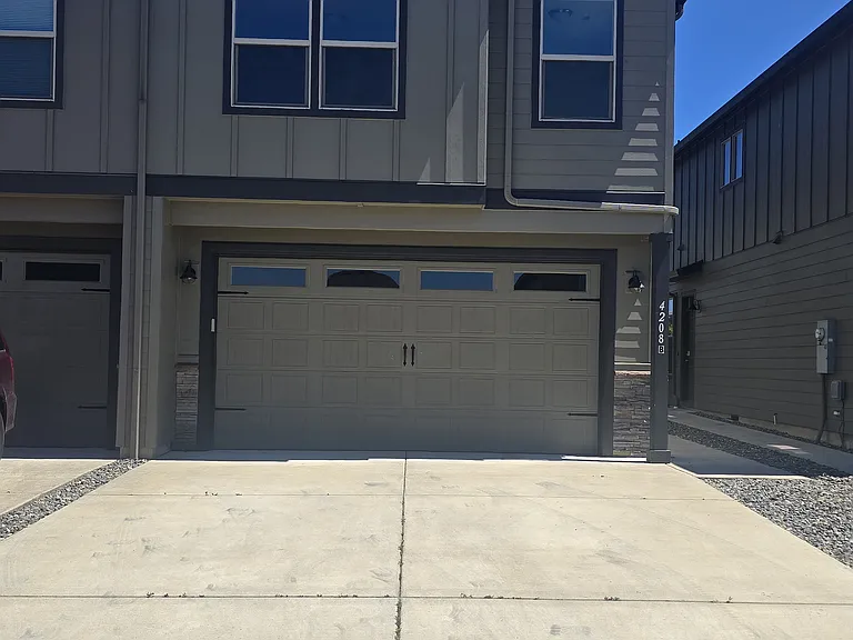 4208 S Kennedy Dr #B — Photo 1