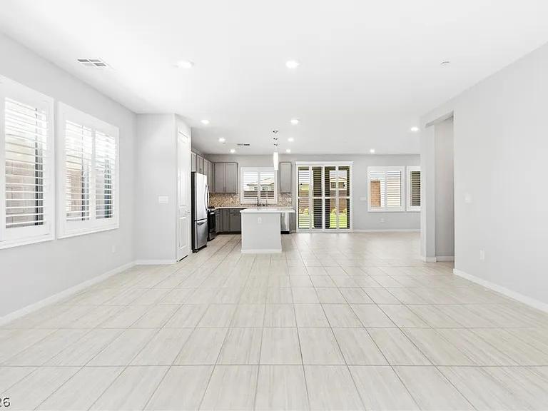 12089 Arrebol Ave — Photo 3